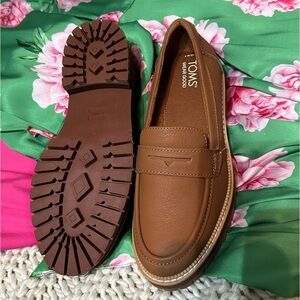 Tom’s Loafers. Women’s. Size 7. Like new, never worn